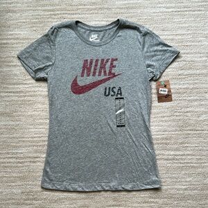 NWT Nike Sportswear ‘Olympic’ T-Shirt Collection USA Grey T-Shirt | Slim Fit Med